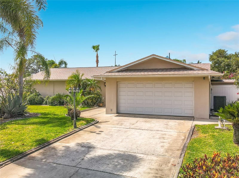 14482 110th Ter, Largo, FL 33774