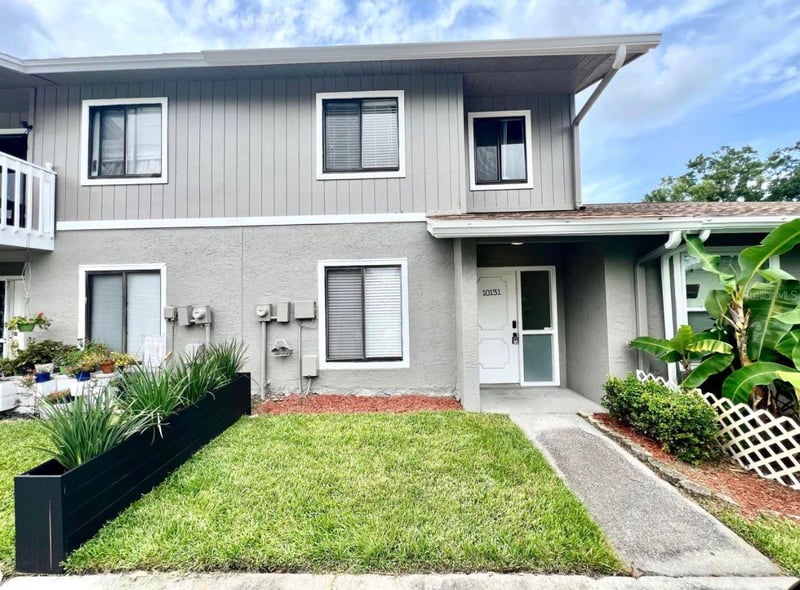 10131 Lake Oak Cir, Tampa, FL 33624