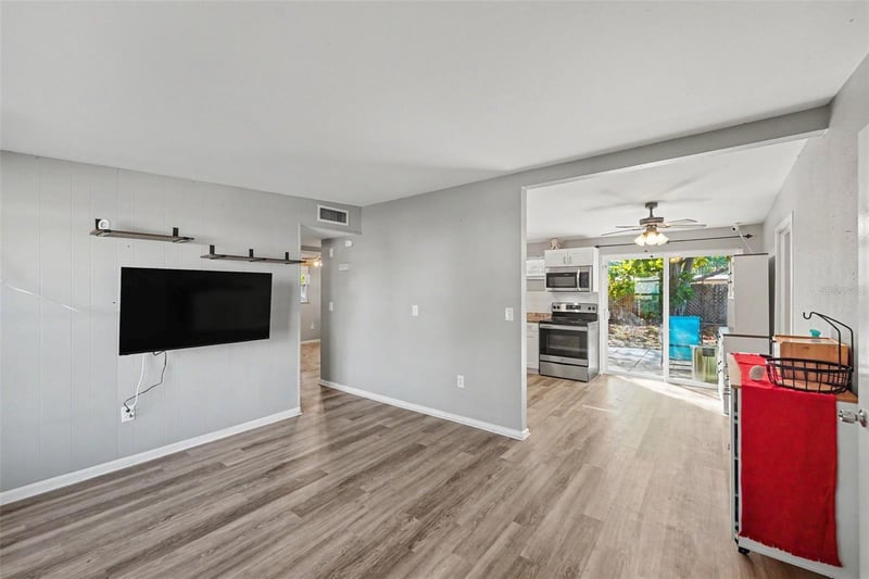 8036 Rose Ter, Seminole, FL 33777