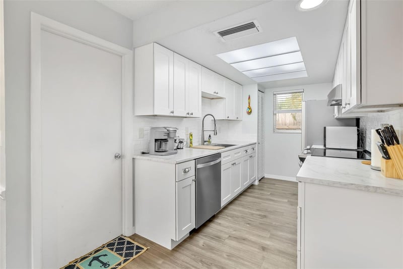 3049 Gypsy St, Sarasota, FL 34231