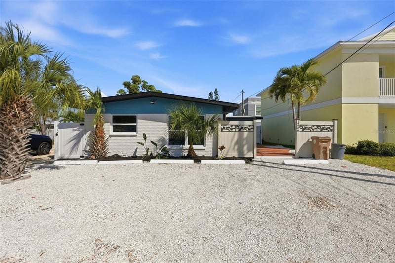 14906 Bayshore Dr, Madeira Beach, FL 33708