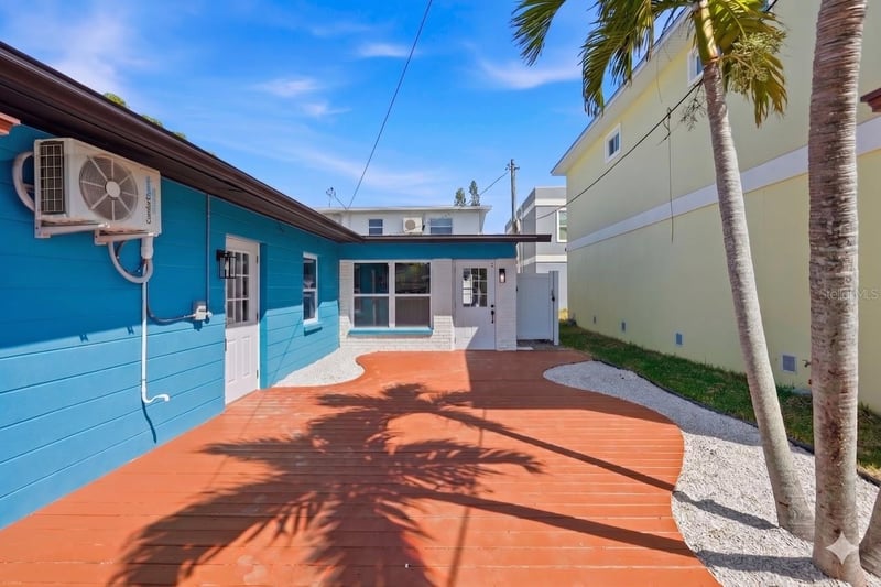 14906 Bayshore Dr, Madeira Beach, FL 33708