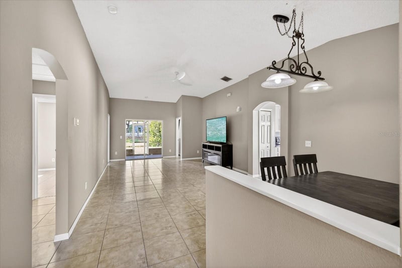 12015 Cedarfield Dr, Riverview, FL 33579