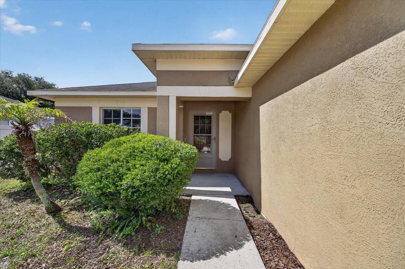 12015 Cedarfield Dr, Riverview, FL 33579