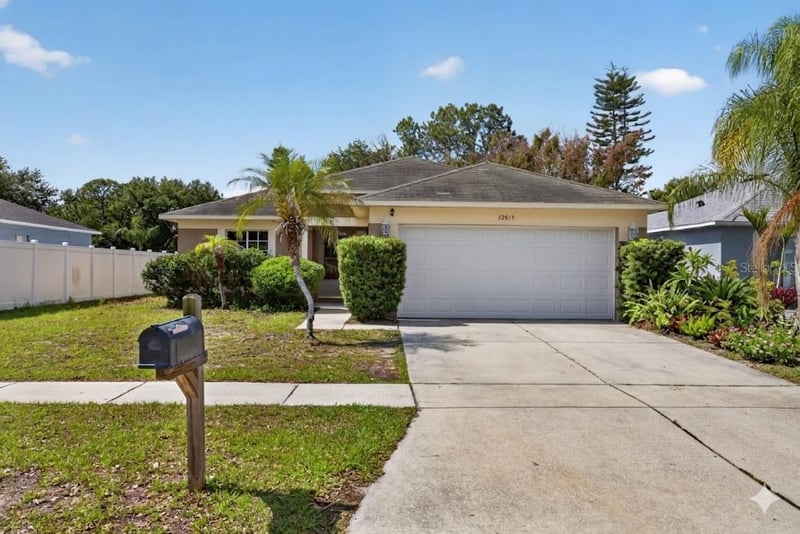 12015 Cedarfield Dr, Riverview, FL 33579