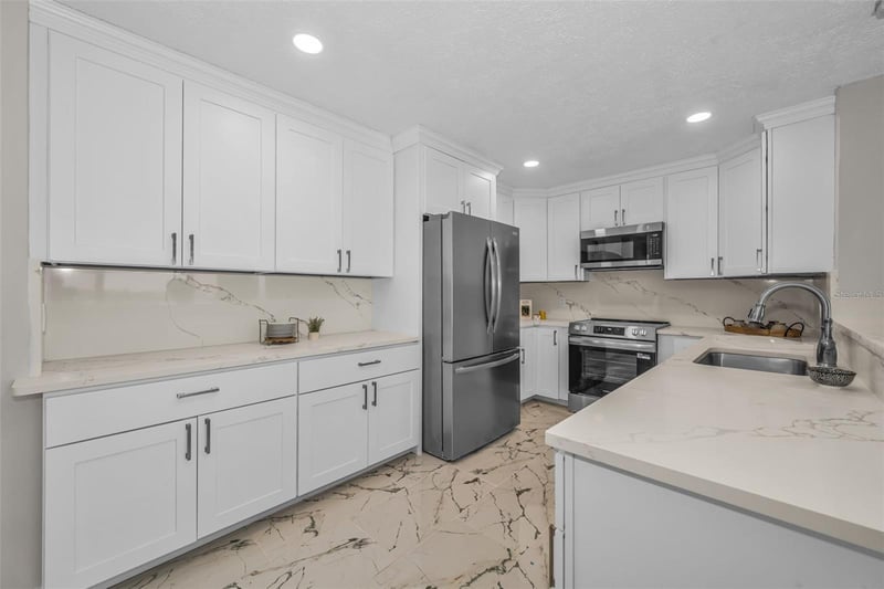 100 Bluff View Dr #604C, Belleair Bluffs, FL 33770