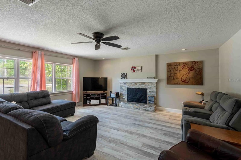 37010 Church Ave, Dade City, FL 33525