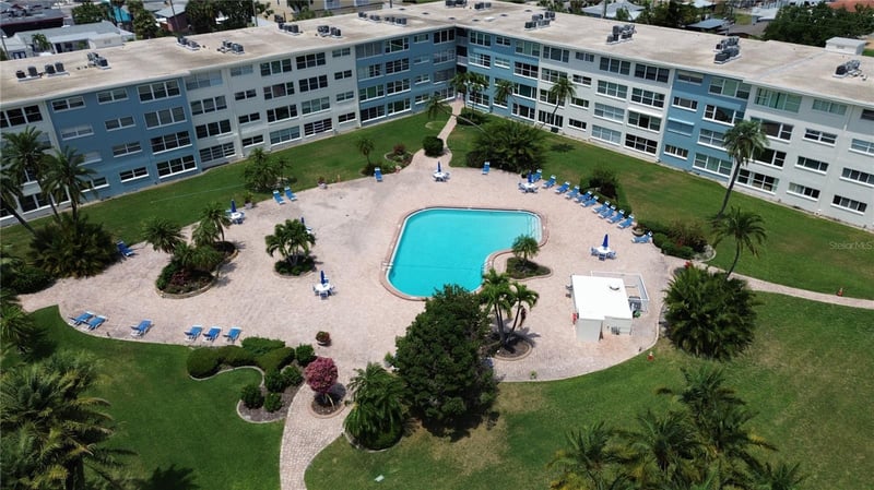 6363 Gulf Winds Dr #427, St Pete Beach, FL 33706