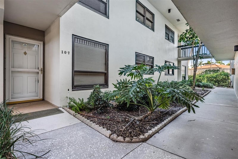 6294 Bahia Del Mar Cir #107, St Petersburg, FL 33715
