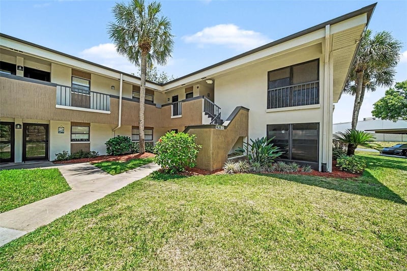 2700 Nebraska Ave #2-205, Palm Harbor, FL 34684