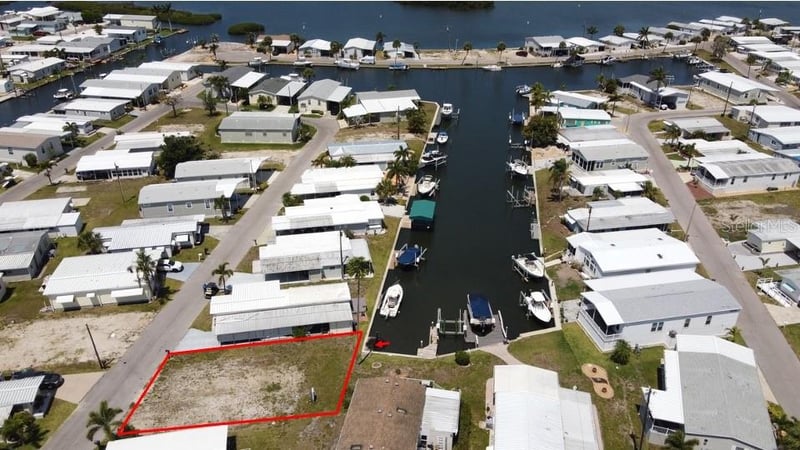 292 Nassau Dr, Palmetto, FL 34221