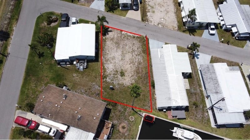 292 Nassau Dr, Palmetto, FL 34221