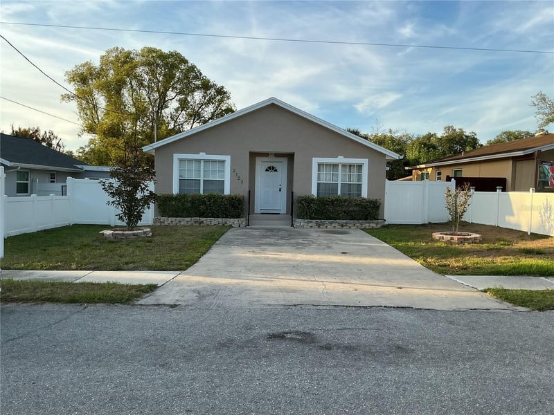 2127 Perio St #1, Tampa, FL 33612