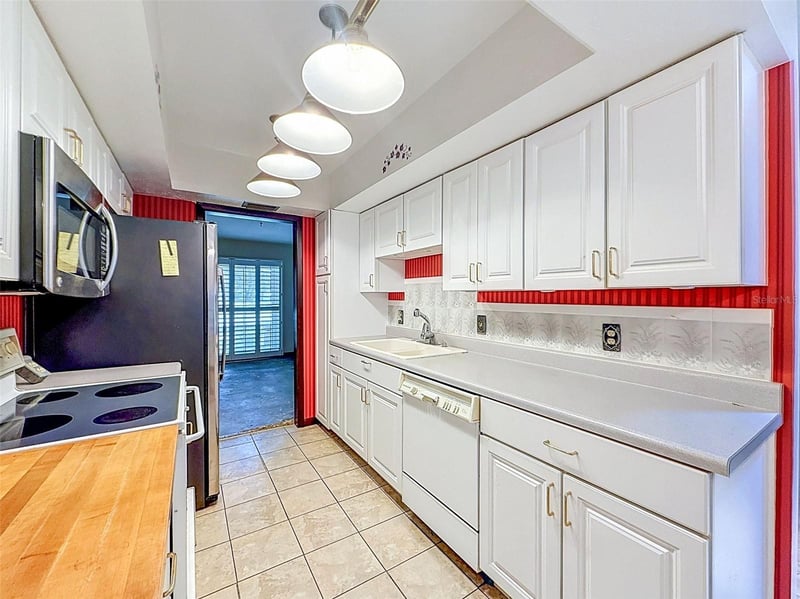 18202 Oakdale Rd, Odessa, FL 33556