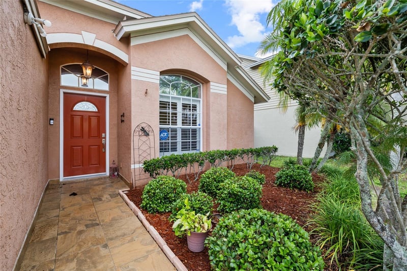 5606 Paddock Trail Dr, Tampa, FL 33624