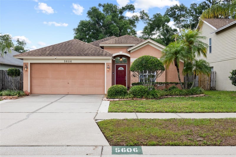 5606 Paddock Trail Dr, Tampa, FL 33624