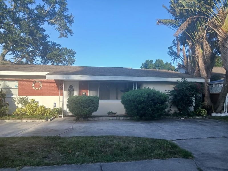 8595 52nd St, Pinellas Park, FL 33781