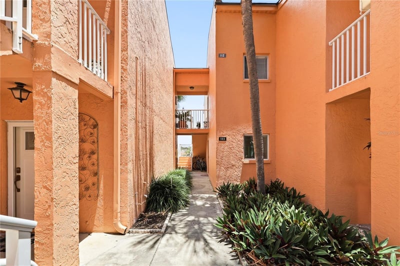 7400 Sunshine Skyway Ln #111, St Petersburg, FL 33711