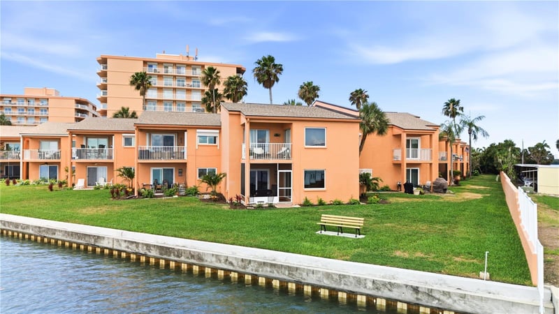 7400 Sunshine Skyway Ln #111, St Petersburg, FL 33711