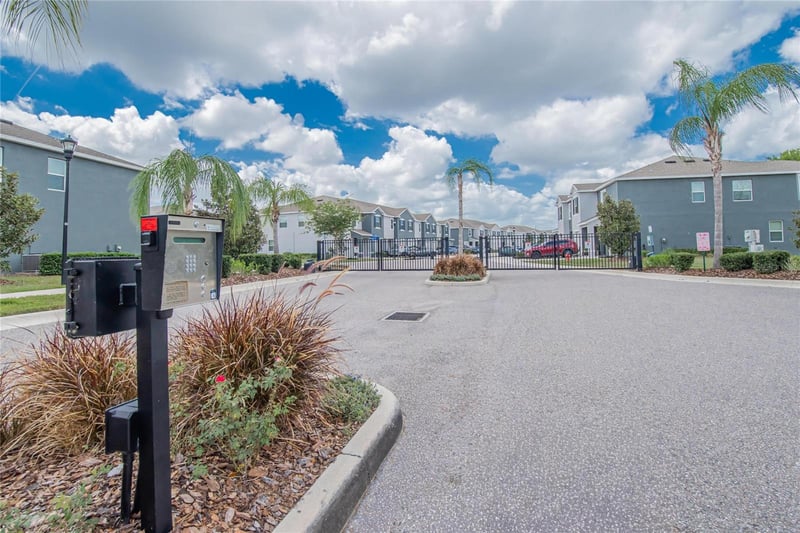6936 Breezy Palm Dr, Riverview, FL 33578