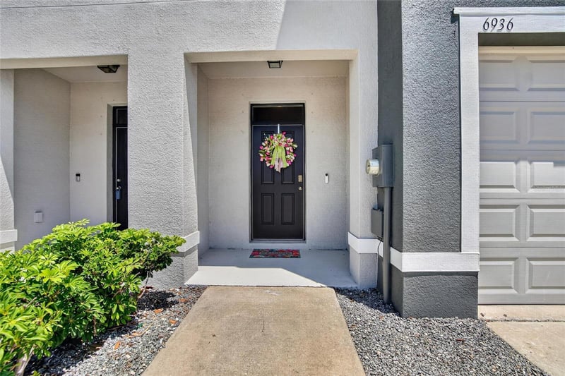 6936 Breezy Palm Dr, Riverview, FL 33578