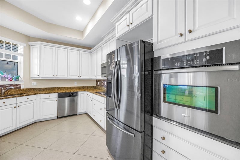 10 Franklin Ct #63D, St Petersburg, FL 33711