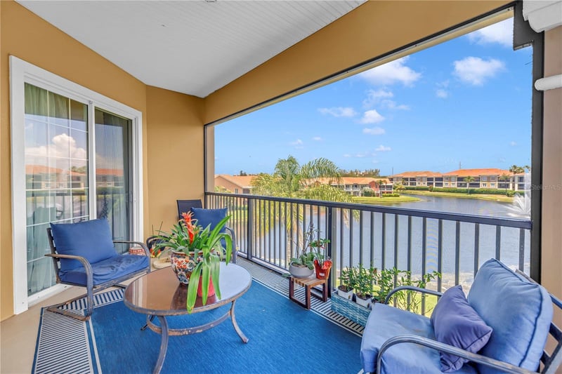 10 Franklin Ct #63D, St Petersburg, FL 33711