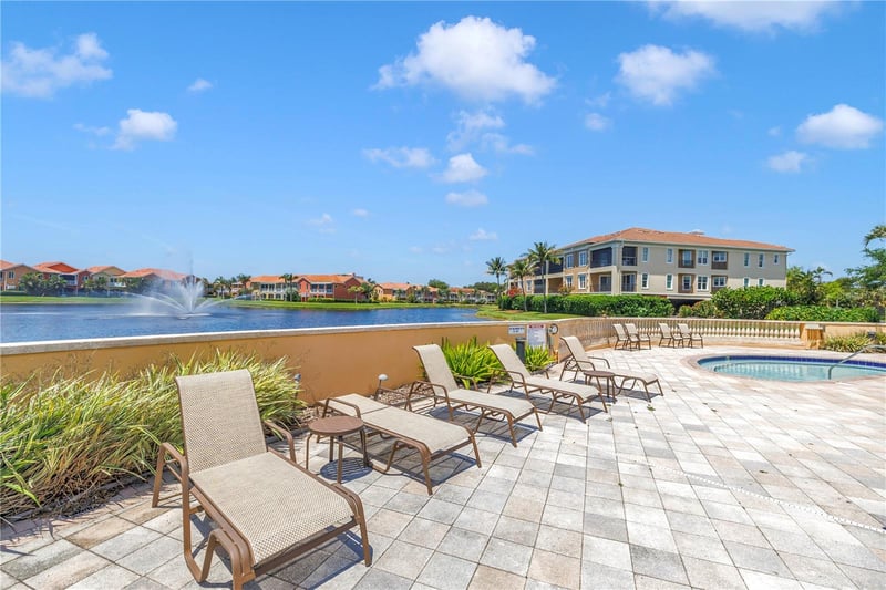 10 Franklin Ct #63D, St Petersburg, FL 33711