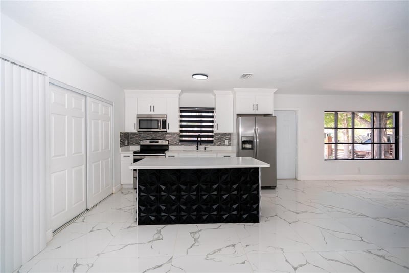 6403 Amundson St, Tampa, FL 33634