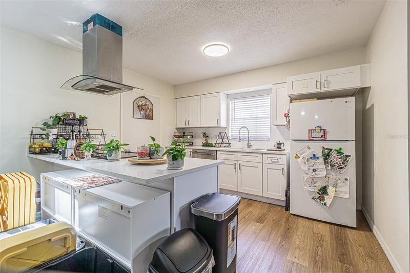 402 Eunice Dr, Plant City, FL 33563