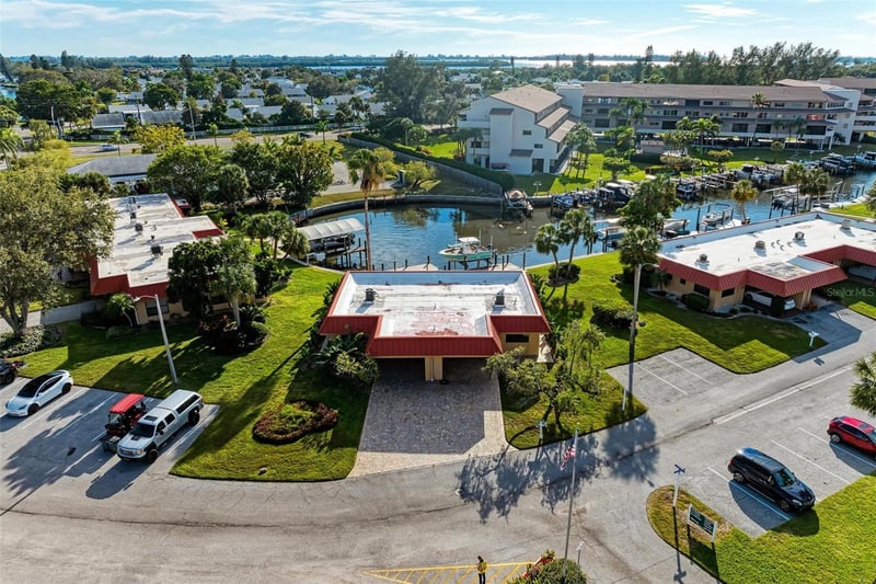 9409 Catalina Dr, Bradenton, FL 34210