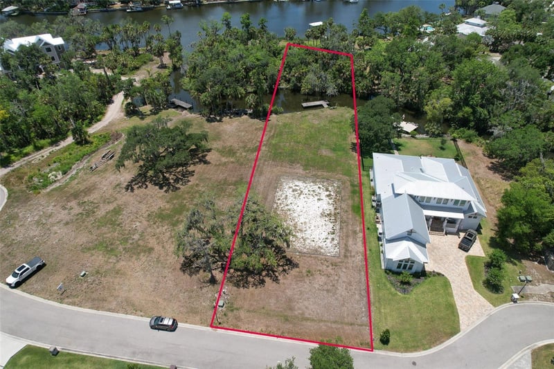 8325 Alafia Pointe Dr, Riverview, FL 33578