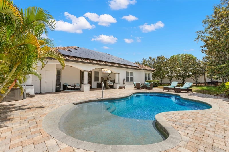 1502 River Ct, Tarpon Springs, FL 34689