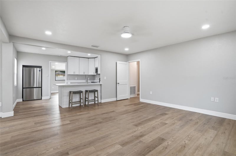 1013 Bask Dr, Tampa, FL 33603