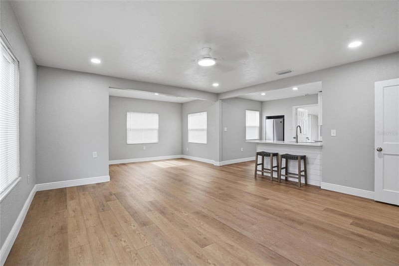 1013 Bask Dr, Tampa, FL 33603