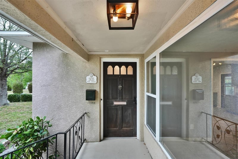 2435 York St, St Petersburg, FL 33710