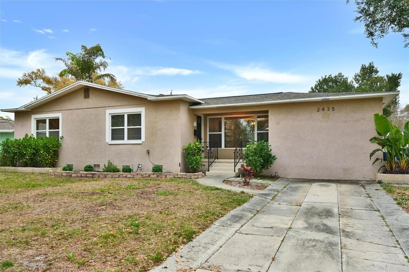 2435 York St, St Petersburg, FL 33710