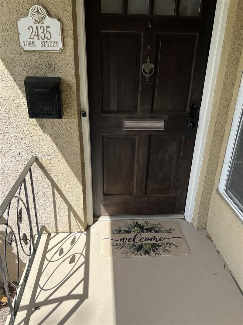 2435 York St, St Petersburg, FL 33710