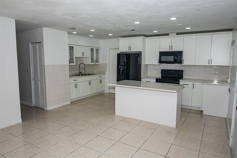 5810 Thatcher Ave, Tampa, FL 33614