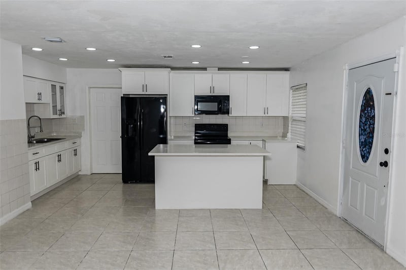 5810 Thatcher Ave, Tampa, FL 33614