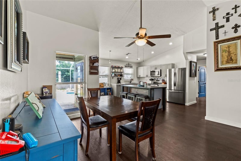 3703 31st St, Bradenton, FL 34208