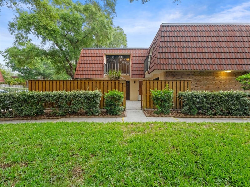 2702 4th Ct, Palm Harbor, FL 34684