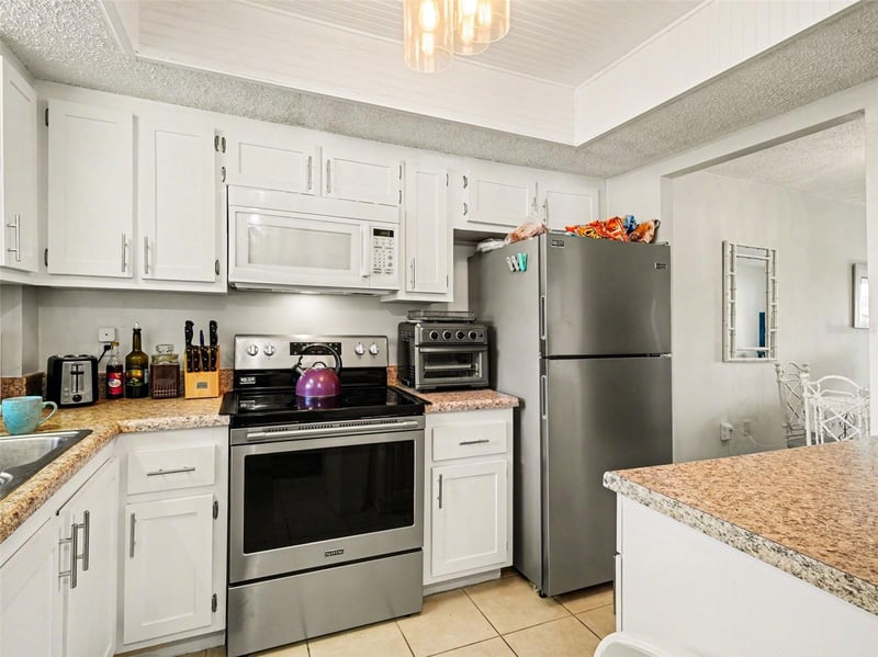 3915 Lake Bayshore Dr #306, Bradenton, FL 34205