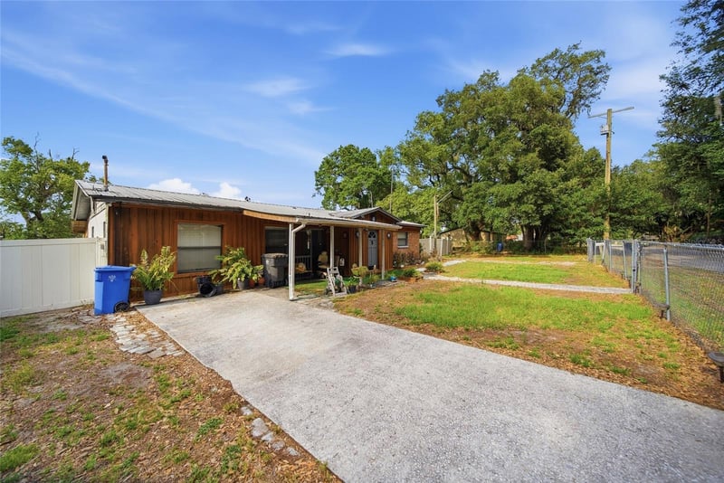 1418 Mcgee Rd, Plant City, FL 33565