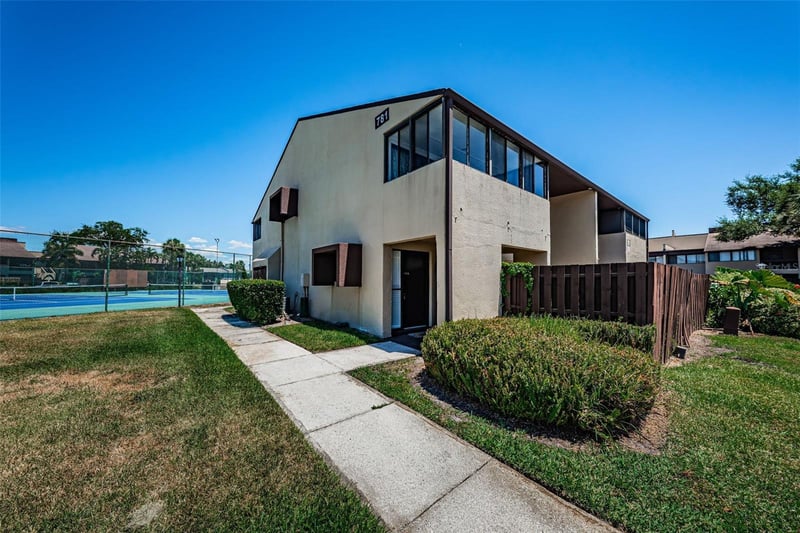 781 Village Lake Ter #101A, St Petersburg, FL 33716