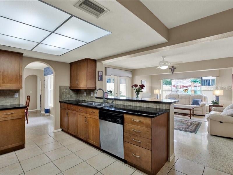 11235 Apache Pl, Largo, FL 33774