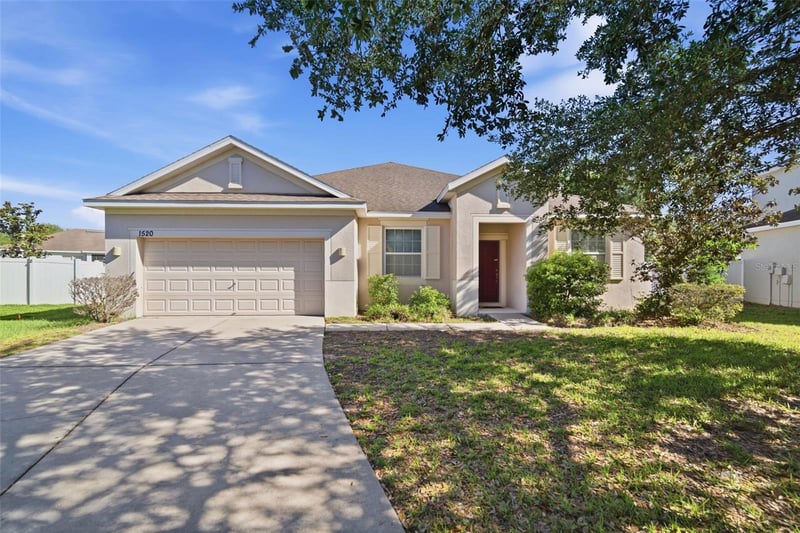 1520 Rhodeswell Ln, Dover, FL 33527