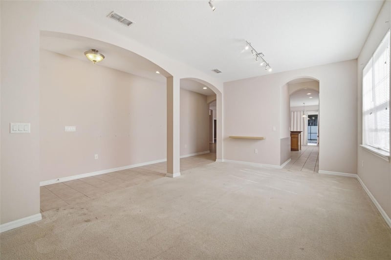 1520 Rhodeswell Ln, Dover, FL 33527