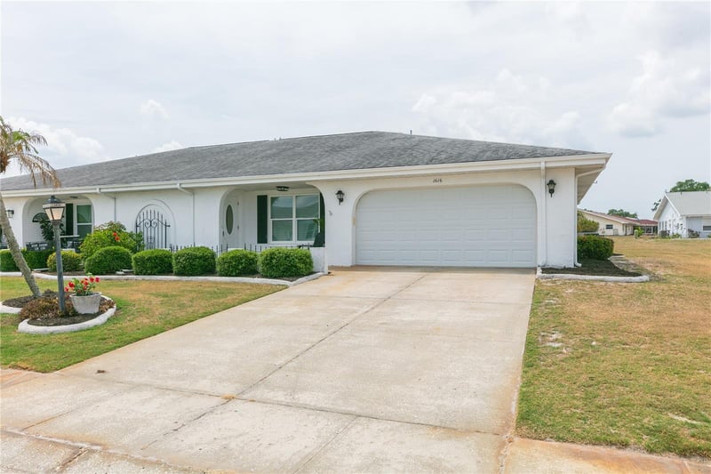 1616 Bentwood Dr, Sun City Center, FL 33573
