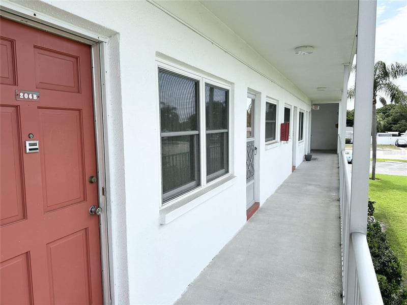 5728 14th Ave #206B, St Petersburg, FL 33710